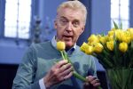 Amsterdam 15 januari 2021
Andre v Duin doopt zijn tulp in de westertoren en gaat daarna op een grote boot tulpen uitdelen op de grachten van Amsterdam.