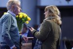 Amsterdam 15 januari 2021
Andre v Duin doopt zijn tulp in de westertoren en gaat daarna op een grote boot tulpen uitdelen op de grachten van Amsterdam.