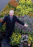 Amsterdam 15 januari 2021
Andre v Duin doopt zijn tulp in de westertoren en gaat daarna op een grote boot tulpen uitdelen op de grachten van Amsterdam.