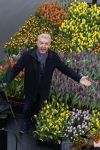 Amsterdam 15 januari 2021
Andre v Duin doopt zijn tulp in de westertoren en gaat daarna op een grote boot tulpen uitdelen op de grachten van Amsterdam.