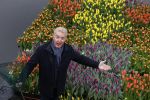 Amsterdam 15 januari 2021
Andre v Duin doopt zijn tulp in de westertoren en gaat daarna op een grote boot tulpen uitdelen op de grachten van Amsterdam.
