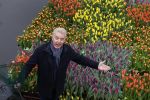 Amsterdam 15 januari 2021
Andre v Duin doopt zijn tulp in de westertoren en gaat daarna op een grote boot tulpen uitdelen op de grachten van Amsterdam.