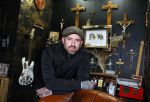Arnhem 14 januari 2022
Ben Saunders met zijn vrouw en kinderen in zijn Tattooshop .