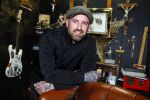 Arnhem 14 januari 2022
Ben Saunders met zijn vrouw en kinderen in zijn Tattooshop .