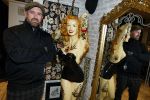 Arnhem 14 januari 2022
Ben Saunders met zijn vrouw en kinderen in zijn Tattooshop .