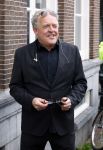 Amsterdam 19 januari 2022
Cabaretiers Bert Visscher en Jochem Myer tijdens de landelijke protestactie Kapsalon Theater in de Kleine Komedie. De cultuursector komt in actie tegen de coronamaatregelen. Tientallen theaters in heel Nederland  zijn omgebouwd tot een kapsalon.