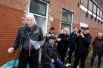 Den Haag 4 februari 2022
Rob en Ferdi Bolland worden geeerd met een plakaat op de muur van een huis met een tekst van 1 van hun liedjes daarop. Het hangt in de straat waar Rob Bolland woont.