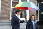 Amsterdam 19 januari 2022
Cabaretiers Bert Visscher en Jochem Myer tijdens de landelijke protestactie Kapsalon Theater in de Kleine Komedie. De cultuursector komt in actie tegen de coronamaatregelen. Tientallen theaters in heel Nederland  zijn omgebouwd tot een kapsalon. Brigitte Kaandorp