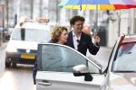 Amsterdam 19 januari 2022
Cabaretiers Bert Visscher en Jochem Myer tijdens de landelijke protestactie Kapsalon Theater in de Kleine Komedie. De cultuursector komt in actie tegen de coronamaatregelen. Tientallen theaters in heel Nederland  zijn omgebouwd tot een kapsalon. Brigitte Kaandorp
