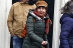 Amsterdam 19 januari 2022
Cabaretiers Bert Visscher en Jochem Myer tijdens de landelijke protestactie Kapsalon Theater in de Kleine Komedie. De cultuursector komt in actie tegen de coronamaatregelen. Tientallen theaters in heel Nederland  zijn omgebouwd tot een kapsalon. Caroline v d Bergh