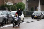 Amsterdam 3 februari 2022
Christian Poulsen met zijn vrouw Julie-Marie BjÃ¸rnshÃ¸j in bakfiets in Amsterdam zuid.