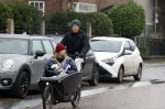 Amsterdam 3 februari 2022
Christian Poulsen met zijn vrouw Julie-Marie BjÃ¸rnshÃ¸j in bakfiets in Amsterdam zuid.