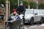 Amsterdam 3 februari 2022
Christian Poulsen met zijn vrouw Julie-Marie BjÃ¸rnshÃ¸j in bakfiets in Amsterdam zuid.