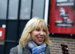 Amsterdam 19 januari 2022
Cabaretiers Bert Visscher en Jochem Myer tijdens de landelijke protestactie Kapsalon Theater in de Kleine Komedie. De cultuursector komt in actie tegen de coronamaatregelen. Tientallen theaters in heel Nederland  zijn omgebouwd tot een kapsalon. Claudia de Breij