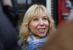 Amsterdam 19 januari 2022
Cabaretiers Bert Visscher en Jochem Myer tijdens de landelijke protestactie Kapsalon Theater in de Kleine Komedie. De cultuursector komt in actie tegen de coronamaatregelen. Tientallen theaters in heel Nederland  zijn omgebouwd tot een kapsalon. Claudia de Breij