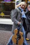 Amsterdam 19 januari 2022
Cabaretiers Bert Visscher en Jochem Myer tijdens de landelijke protestactie Kapsalon Theater in de Kleine Komedie. De cultuursector komt in actie tegen de coronamaatregelen. Tientallen theaters in heel Nederland  zijn omgebouwd tot een kapsalon. Claudia de Breij