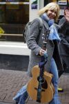 Amsterdam 19 januari 2022
Cabaretiers Bert Visscher en Jochem Myer tijdens de landelijke protestactie Kapsalon Theater in de Kleine Komedie. De cultuursector komt in actie tegen de coronamaatregelen. Tientallen theaters in heel Nederland  zijn omgebouwd tot een kapsalon. Claudia de Breij