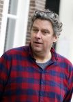 Amsterdam 19 januari 2022
Cabaretiers Bert Visscher en Jochem Myer tijdens de landelijke protestactie Kapsalon Theater in de Kleine Komedie. De cultuursector komt in actie tegen de coronamaatregelen. Tientallen theaters in heel Nederland  zijn omgebouwd tot een kapsalon. Diederik Ebbinge