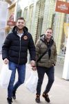 Amsterdam 2 februari 2022
Chahid Charrak ( Dutch performante) met zijn compagnon Eelco Kalsbeek op de pc hooftstraat