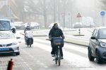 Amsterdam 12 januari 2022
Edsilia Rombley  op de fiets in Amsterdam zuid.