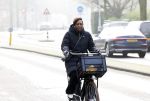 Amsterdam 12 januari 2022
Edsilia Rombley  op de fiets in Amsterdam zuid.