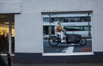 Abcoude 26 januari 2022
Reclame Ellen Hoog in bakfiets bij fietsenwinkel in Abcoude