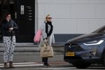 Amsterdam 12 februari 2022
Eva Jinek doet boodschappen in Amsterdam zuid.