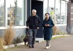 Amsterdam 30 januari 2022
Burgemeester Femke Halsema en haar man Robert Oey wandelend met hun hond in centrum van Amsterdam.