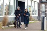 Amsterdam 30 januari 2022
Burgemeester Femke Halsema en haar man Robert Oey wandelend met hun hond in centrum van Amsterdam.