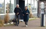 Amsterdam 30 januari 2022
Burgemeester Femke Halsema en haar man Robert Oey wandelend met hun hond in centrum van Amsterdam.
