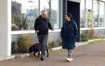 Amsterdam 30 januari 2022
Burgemeester Femke Halsema en haar man Robert Oey wandelend met hun hond in centrum van Amsterdam.