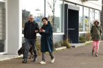 Amsterdam 30 januari 2022
Burgemeester Femke Halsema en haar man Robert Oey wandelend met hun hond in centrum van Amsterdam.