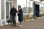 Amsterdam 30 januari 2022
Burgemeester Femke Halsema en haar man Robert Oey wandelend met hun hond in centrum van Amsterdam.