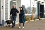 Amsterdam 30 januari 2022
Burgemeester Femke Halsema en haar man Robert Oey wandelend met hun hond in centrum van Amsterdam.