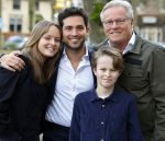 Laren 7 februari 2022
Fons de Poel en zijn kinderen  bij boekpresentatie van Willibrord Frequin in het bonte paard. Fons heeft het boek geschreven.