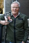 Laren 7 februari 2022
Fons de Poel en zijn kinderen  bij boekpresentatie van Willibrord Frequin in het bonte paard. Fons heeft het boek geschreven.