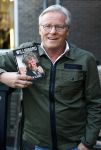 Laren 7 februari 2022
Fons de Poel en zijn kinderen  bij boekpresentatie van Willibrord Frequin in het bonte paard. Fons heeft het boek geschreven.
