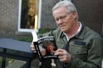Laren 7 februari 2022
Fons de Poel en zijn kinderen  bij boekpresentatie van Willibrord Frequin in het bonte paard. Fons heeft het boek geschreven.
