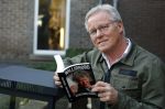 Laren 7 februari 2022
Fons de Poel en zijn kinderen  bij boekpresentatie van Willibrord Frequin in het bonte paard. Fons heeft het boek geschreven.