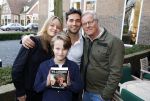 Laren 7 februari 2022
Fons de Poel en zijn kinderen  bij boekpresentatie van Willibrord Frequin in het bonte paard. Fons heeft het boek geschreven.