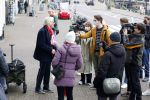Amsterdam 19 januari 2022
Cabaretiers Bert Visscher en Jochem Myer tijdens de landelijke protestactie Kapsalon Theater in de Kleine Komedie. De cultuursector komt in actie tegen de coronamaatregelen. Tientallen theaters in heel Nederland  zijn omgebouwd tot een kapsalon. Freek de Jonge kwam met zijn vrouw
