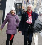 Amsterdam 19 januari 2022
Cabaretiers Bert Visscher en Jochem Myer tijdens de landelijke protestactie Kapsalon Theater in de Kleine Komedie. De cultuursector komt in actie tegen de coronamaatregelen. Tientallen theaters in heel Nederland  zijn omgebouwd tot een kapsalon. Freek de Jonge kwam met zijn vrouw