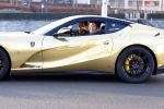 Hilversum 10 januari 2021
Giel d Winter en Thomas v d Vlugt in de gouden ferrari van Joel Beukers