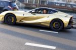 Hilversum 10 januari 2021
Giel d Winter en Thomas v d Vlugt in de gouden ferrari van Joel Beukers