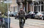 Amsterdam 17 januari 2022
Gijs Scholten v Aschat op de fiets in Amsterdam zuid
