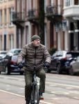 Amsterdam 17 januari 2022
Gijs Scholten v Aschat op de fiets in Amsterdam zuid