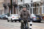 Amsterdam 17 januari 2022
Gijs Scholten v Aschat op de fiets in Amsterdam zuid