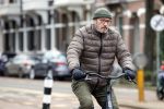 Amsterdam 17 januari 2022
Gijs Scholten v Aschat op de fiets in Amsterdam zuid