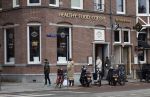 Amsterdam 15 januari 2022
Gordon heeft zijn restaurant Blushing en the burger Room geopend ondanks het verbod vanwege corona.