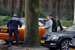 Lage Vuursche 31 januari 2022
Johan Vlemmix (Bloemen ) en Salar Azimi ( Kaviaar ter waarde van 100.000euro) brengen kado naar prinses Beatrix op kasteel Drackensteyn vanwege haar 84e verjaardag. Hagop Abrahamyan